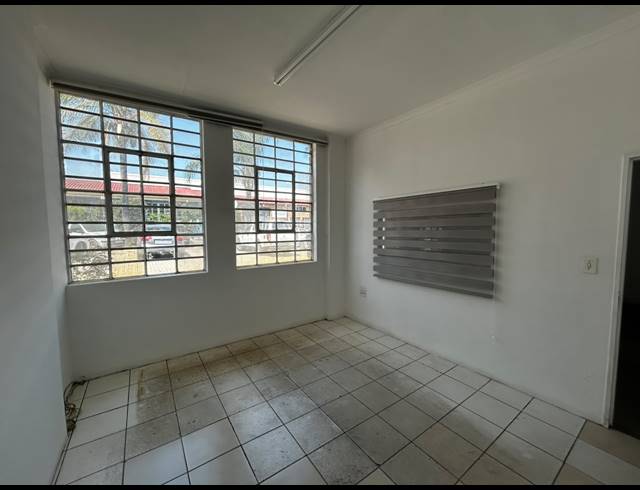 150M² WAREHOUSE TO LET IN WYNBERG